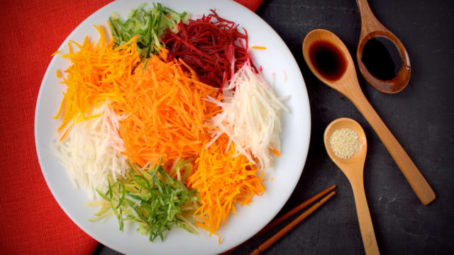 Yusheng, Salad khas Imlek