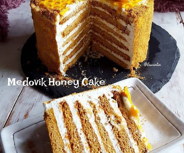 Medovik Honey Cake