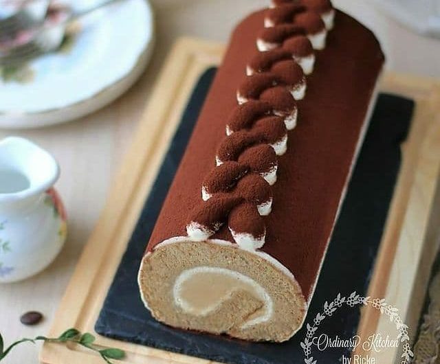 Tiramisu Roll Cake