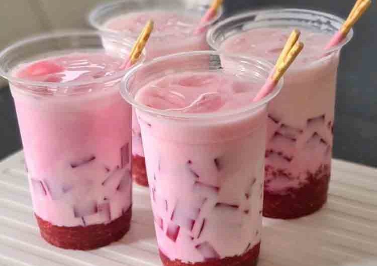 Strawberry Milk With Jelly ala Korea, Praktis dan Segar